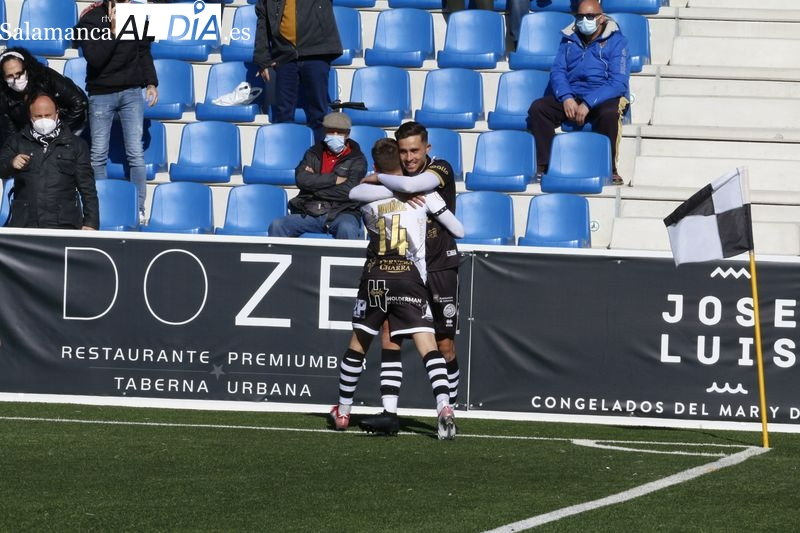 En casa es otra historia para Unionistas: los Íñigos y Rayco le dan los tres puntos ante el Talavera (4-1)