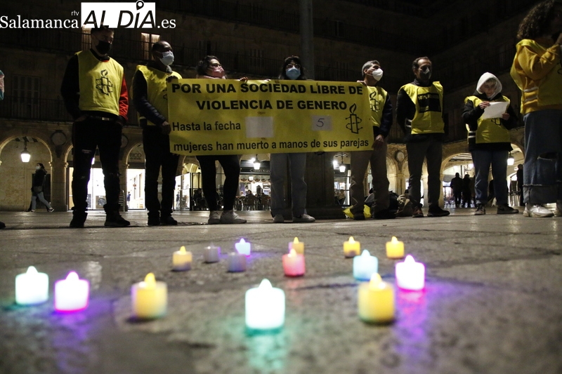 Performance contra la violencia de género en la Plaza Mayor 