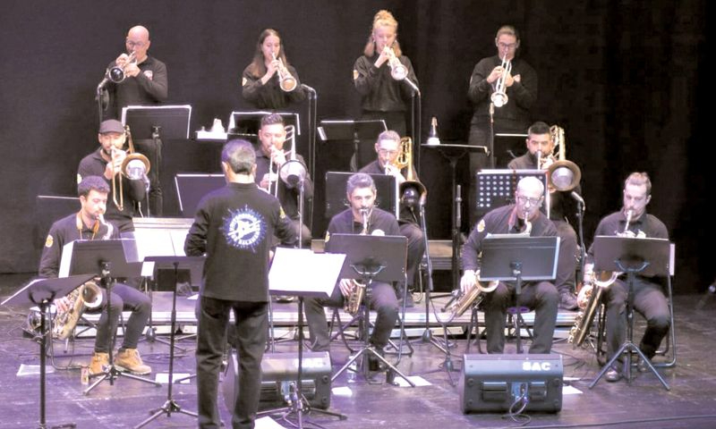 La Big Band de la Universidad de Salamanca cierra el I Festival de Jazz de la Biblioteca Torrente Ballester