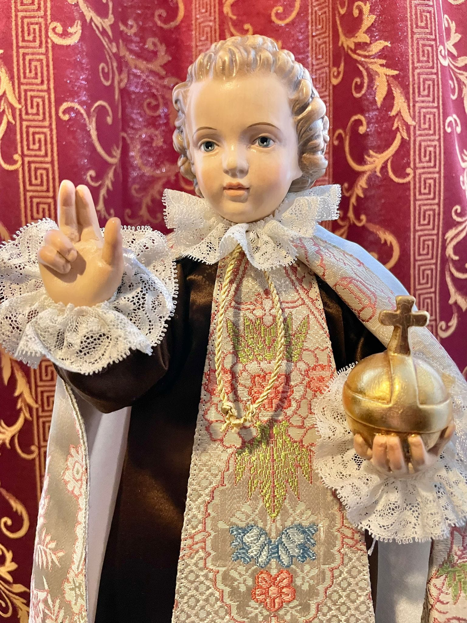 Nuevas imágenes para la Cofrafía del Niño Jesús de Praga