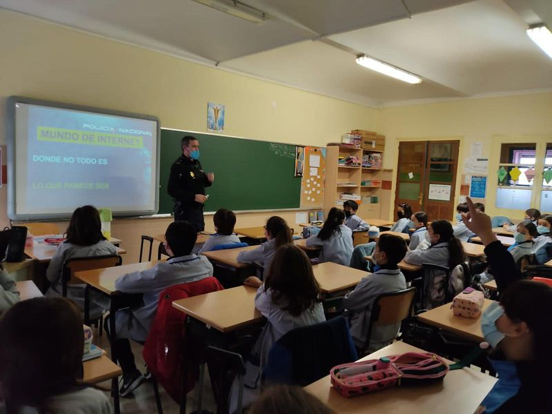 Alumnos de Salamanca conocen los riesgos de las redes sociales 