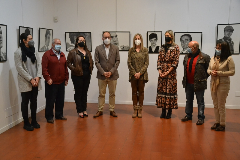 Mer Fidalgo expone sus dibujos a lápiz de un amplio número de figuras del toreo