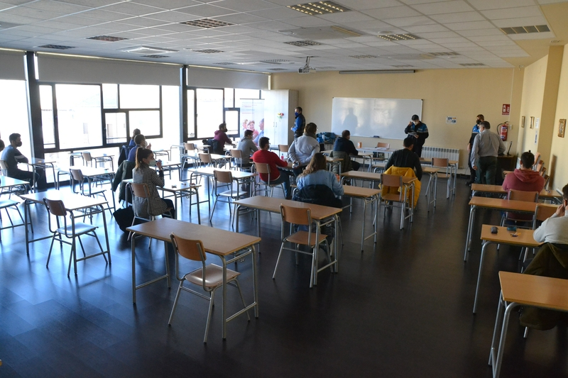 Sólo 6 aspirantes aprueban el primer examen teórico de la oposición a agente de Policía