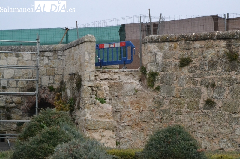 Desmontada la escalera de acceso a la muralla desde la Plazuela de Amayuelas