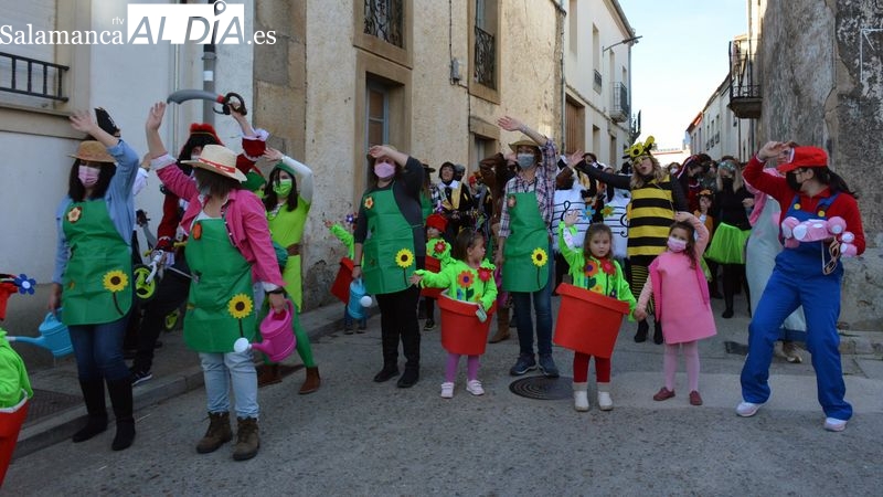 Gran animación en la tarde del Lunes de Carnaval en Lumbrales