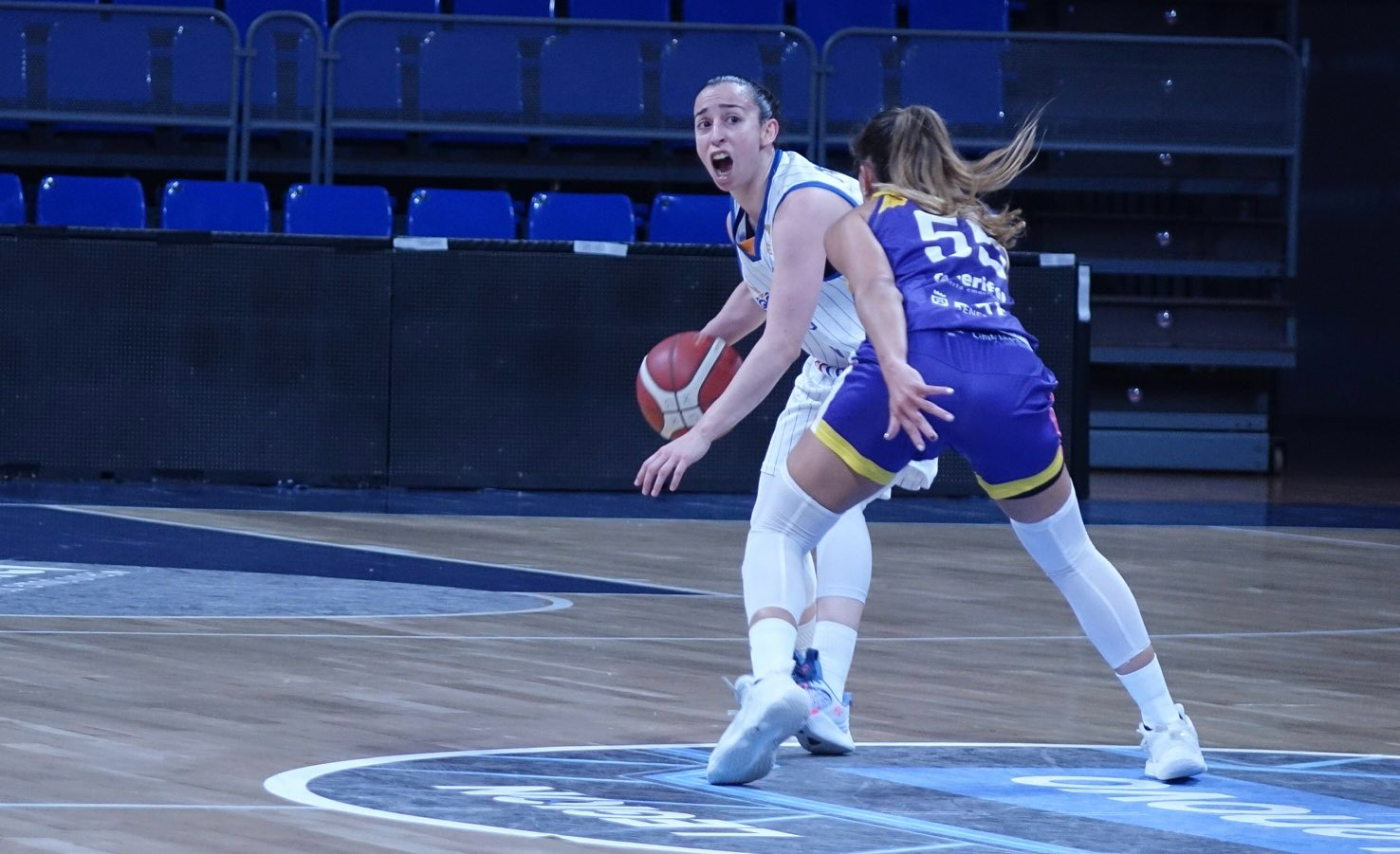 El Perfumerías Avenida cierra la gira canaria con victoria contra el Tenerife (47-90)