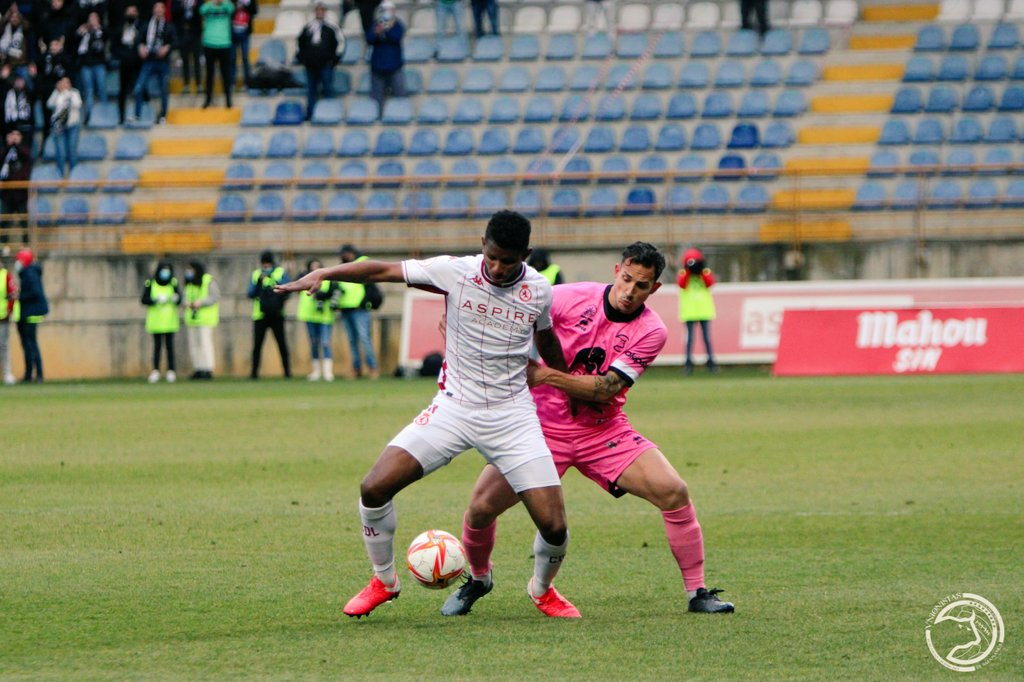 Acosta: No vamos a decir que no queremos el playoff, pero es absurdo meternos presión