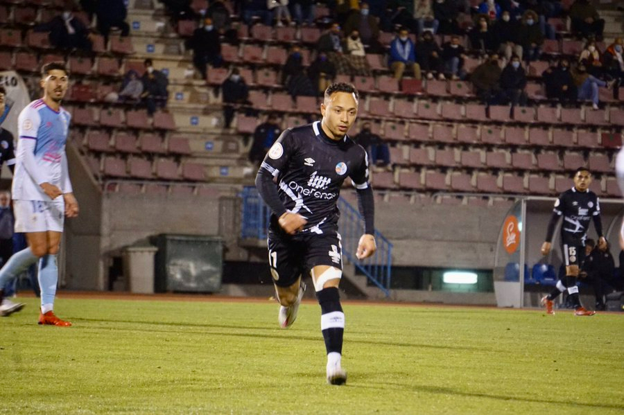 Golpe de realidad al efecto María del Salamanca UDS en Compostela (4-2)