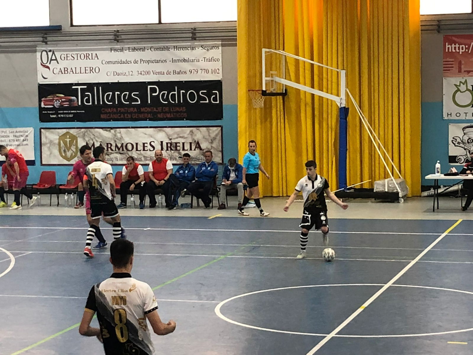 Unionistas FS supera al Venta de Baños en el debut del joven Ángel García (1-4)