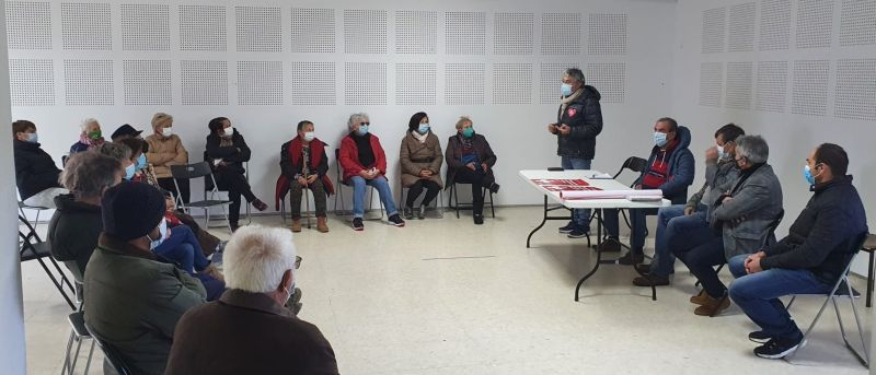 El PSOE hace campaña en Molinillo y reclama la reapertura de los consultorios médicos