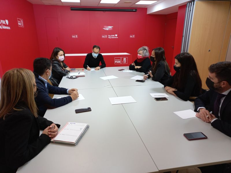 El PSOE de Salamanca traslada su total apoyo al sector de peluquerías, centro de estética y barberías