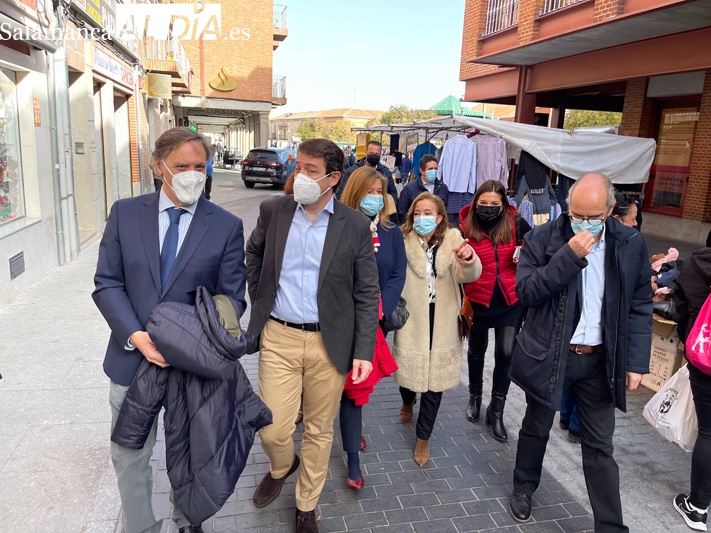 Mañueco se muestra en Peñaranda sereno y tranquilo y reafirma  su compromiso por la sanidad y los servicios sociales en el medio rural
