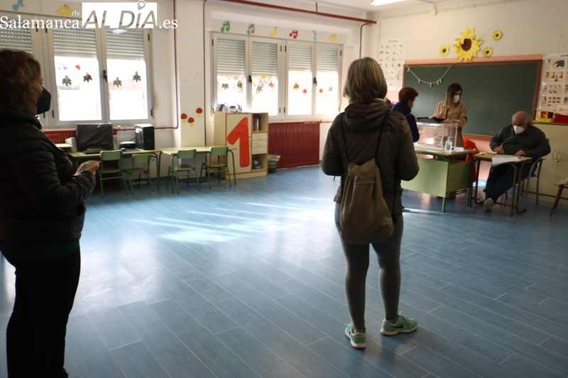 Normalidad y escasa afluencia de votantes en las primeras horas en la comarca de Vitigudino