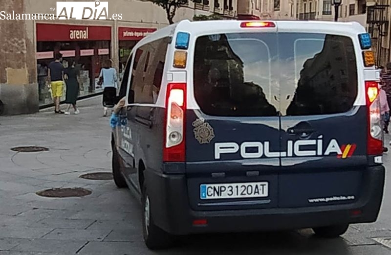 Detenido en Salamanca por robar en el interior de vehículos y usar tarjetas bancarias de otras personas