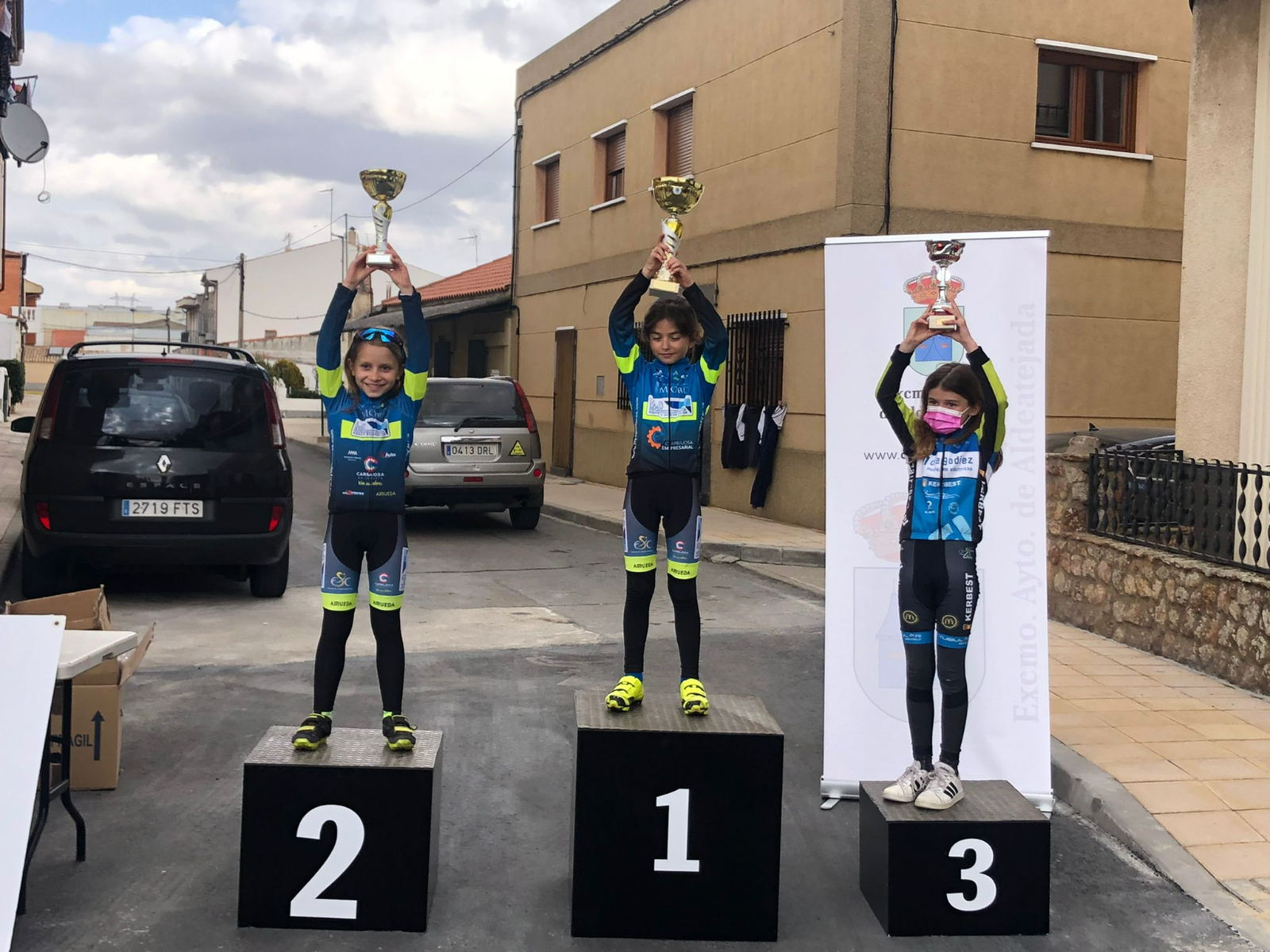 Una victoria y tres podios de la Escuela de Ciclismo Salmantina en Aldeatejada