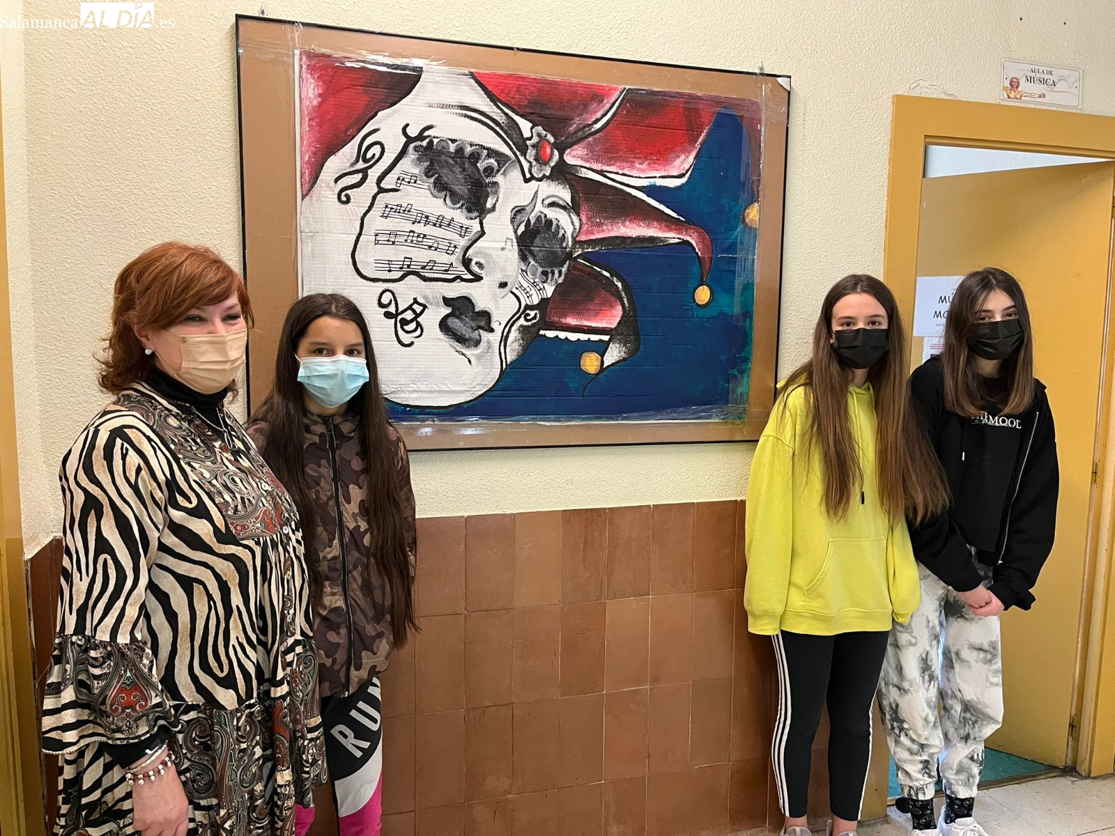 Alumnos del IES Leonardo da Vinci personalizan sus propias máscaras de Carnaval