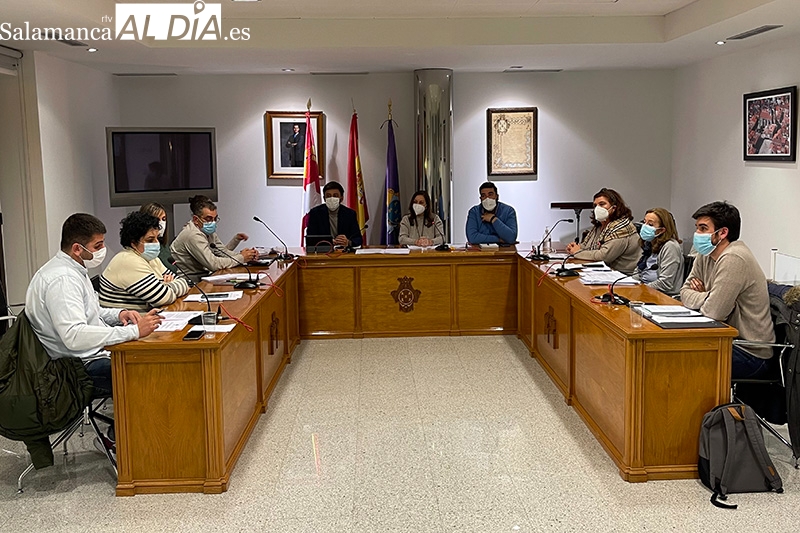 La moción socialista para instar a la Junta a la ampliación y mejora del Centro de Salud acaba en tensos enfrentamientos y el voto en contra del PP