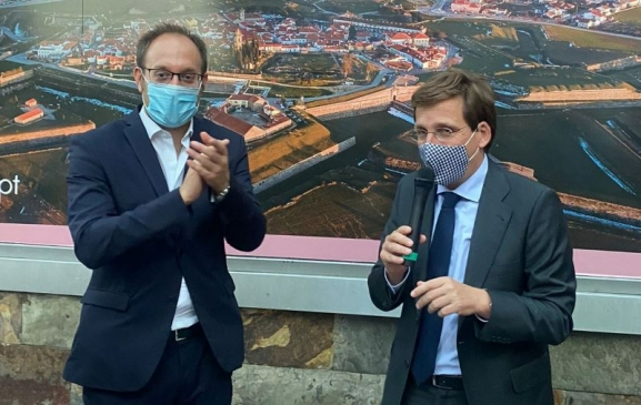 Almeida no corre peligro como Pregonero Mayor del Carnaval pese a la guerra interna del PP