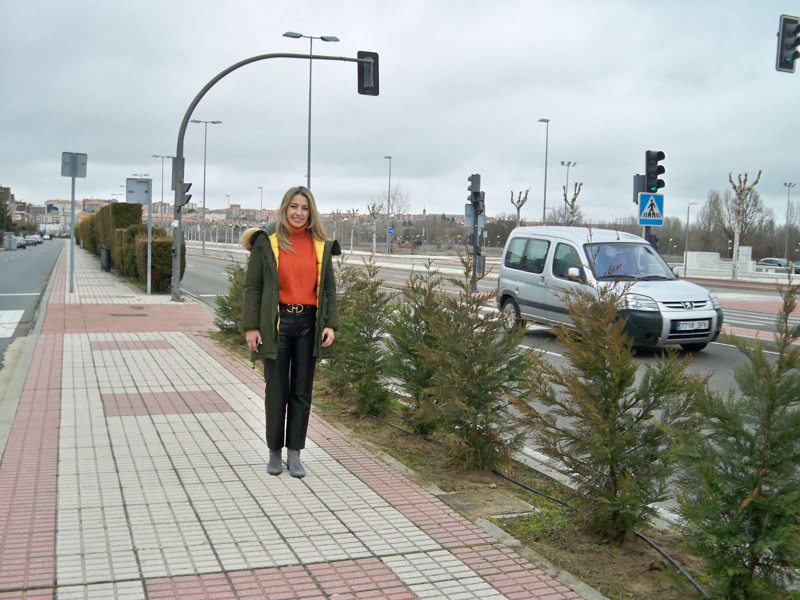 El Ayuntamiento de Santa Marta mejora la avenida de la Serna con nuevas zonas verdes