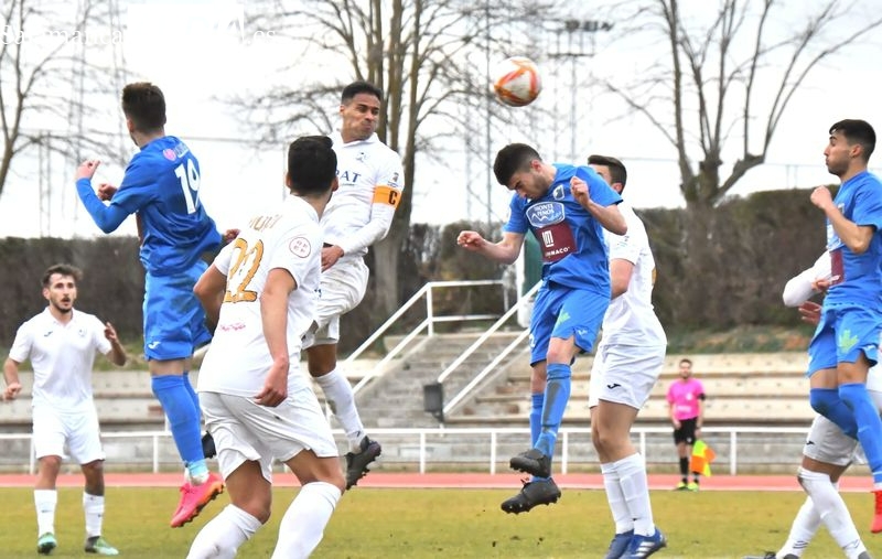 Al Ribert se le escapa un punto frente al Almazán y se mete en un lío (1-2)