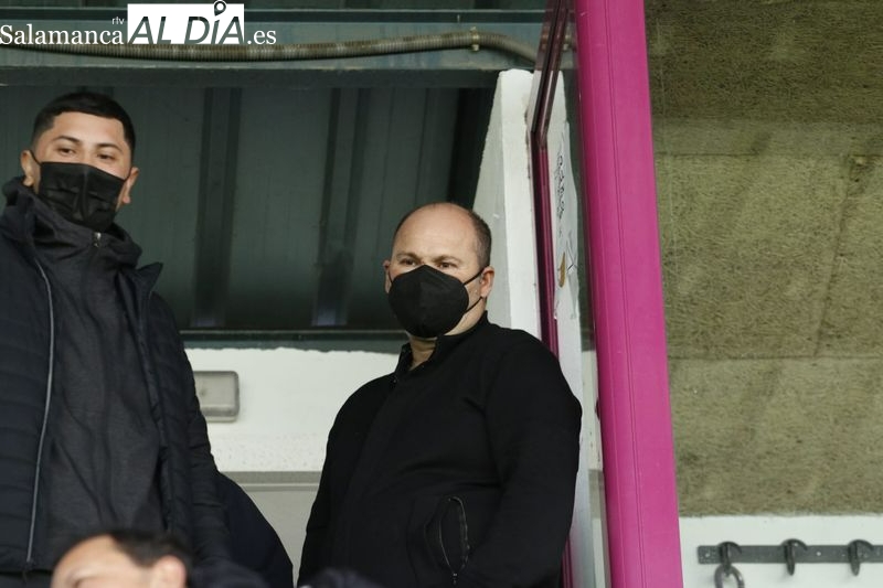 Manuel Lovato reaparece en público dos años después