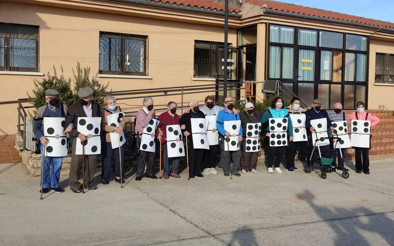 Los mayores de la residencia de Almendra se visten de Carnaval