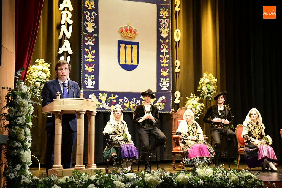 Almeida abre oficialmente el Carnaval resaltando el ‘enamoramiento’ de Miróbriga y Madrid