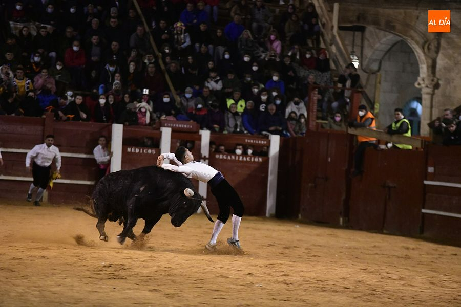 Manuel Gómez se lleva el Concurso carnavalero de recortes
