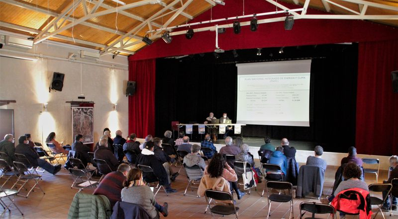 La Jornada de debate en Monleras sobre los megaproyectos energéticos concluye con renovables sí, pero no así