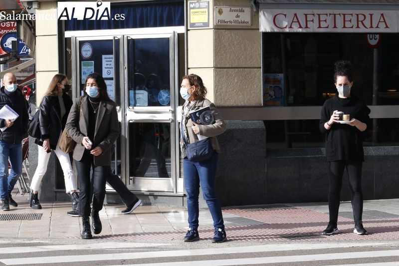 Gran parte de los salmantinos siguen con mascarilla en exteriores, a pesar de no ser obligatorio