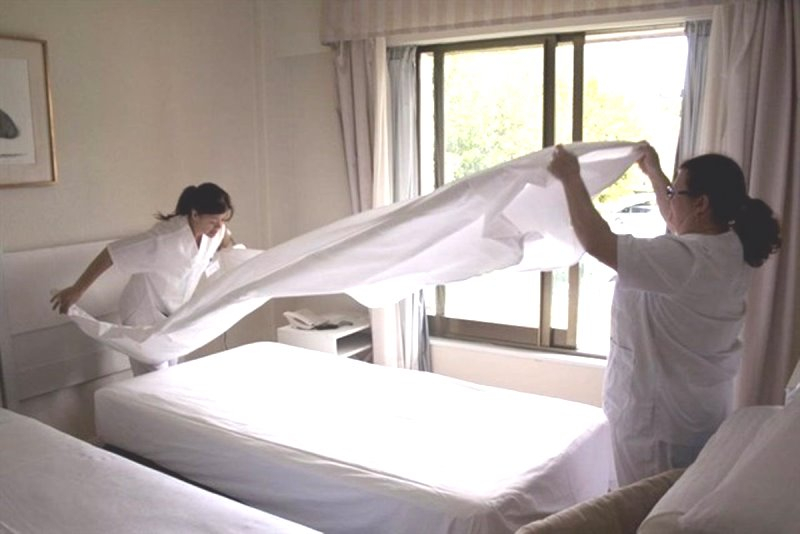 ¿Quieres trabajar en la atención sociosanitaria, de auxiliar administrativo o camarera/o de pisos?