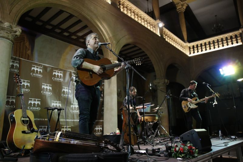 El Casino de Salamanca disfruta de la música del Lévid Cuarteto Folk