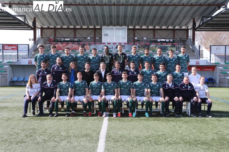 El CD Guijuelo posa para la foto oficial de la temporada 21-22