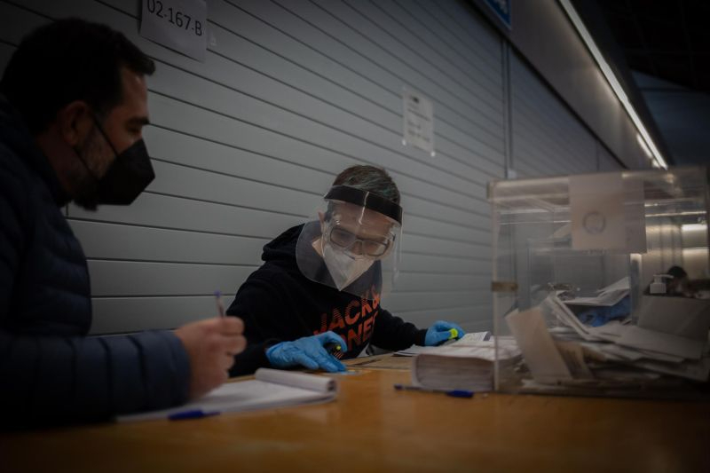 Llevar el voto preparado, que mayores de 65 y vulnerables voten a primera hora y ventilar, instrucciones anti-covid