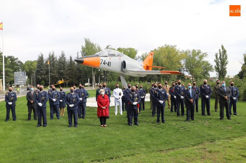 Defensa convoca 1.800 plazas  para militares de Tropa y Marinería
