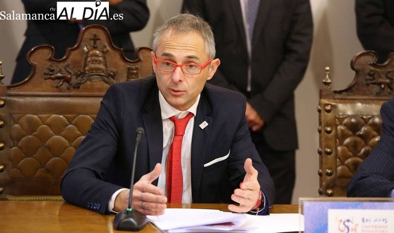 El rector de la USAL reclama ante la Junta electoral un acto de Vox en la Universidad