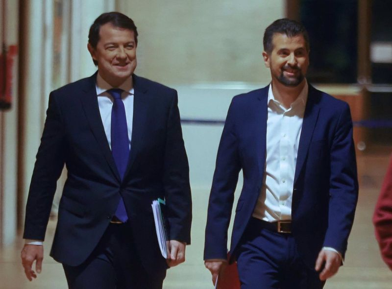 Mañueco iniciará este lunes con Tudanca una ronda de contactos con los partidos con representación en las Cortes