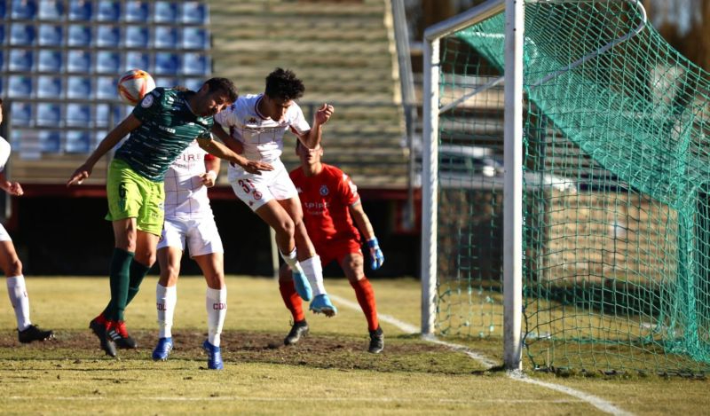 El Guijuelo sigue su gran trayectoria y se deshace del Júpiter Leonés a domicilio (1-2)