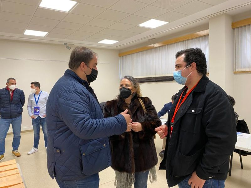 Los candidatos guijuelenses votan en la villa