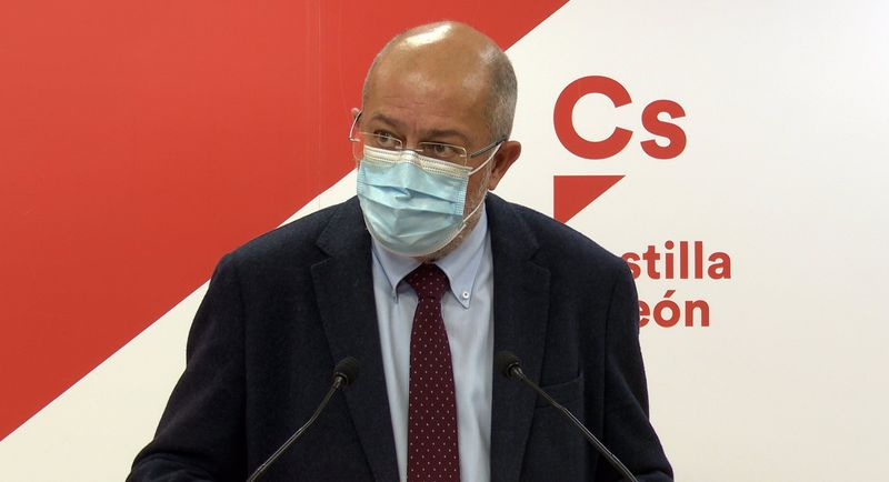 Igea pide a Mañueco que deje de marear, se haga mayor y decida con quién quiere sumar mayoría