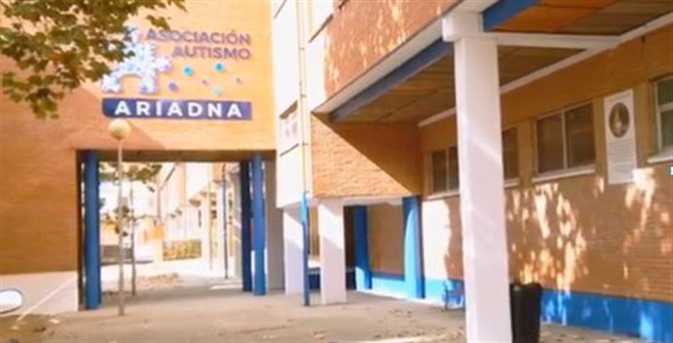 Concurso para elegir el nuevo logo del Centro La Cañada