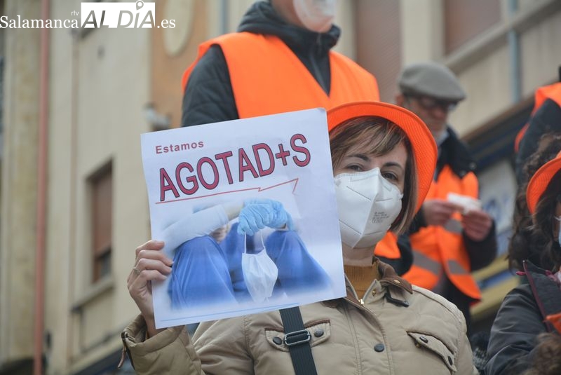¡Estamos agotadas, trabajamos en nuestros descansos!, protestan en Salamanca profesionales de Servicios Sociales 