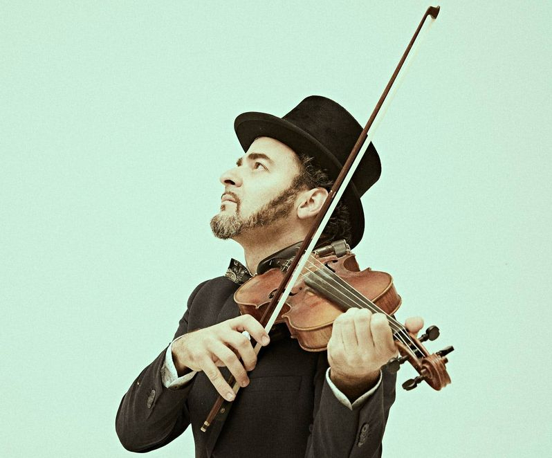 El I Festival de Jazz de la Biblioteca Torrente Ballester continúa con Raúl Márquez Trío