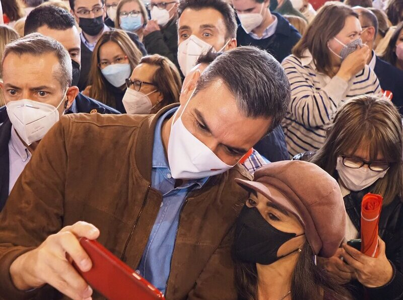 Sánchez pide concentrar el voto en el PSOE para evitar que se repita la historia de 2019 y frenar la coalición PP-VOX