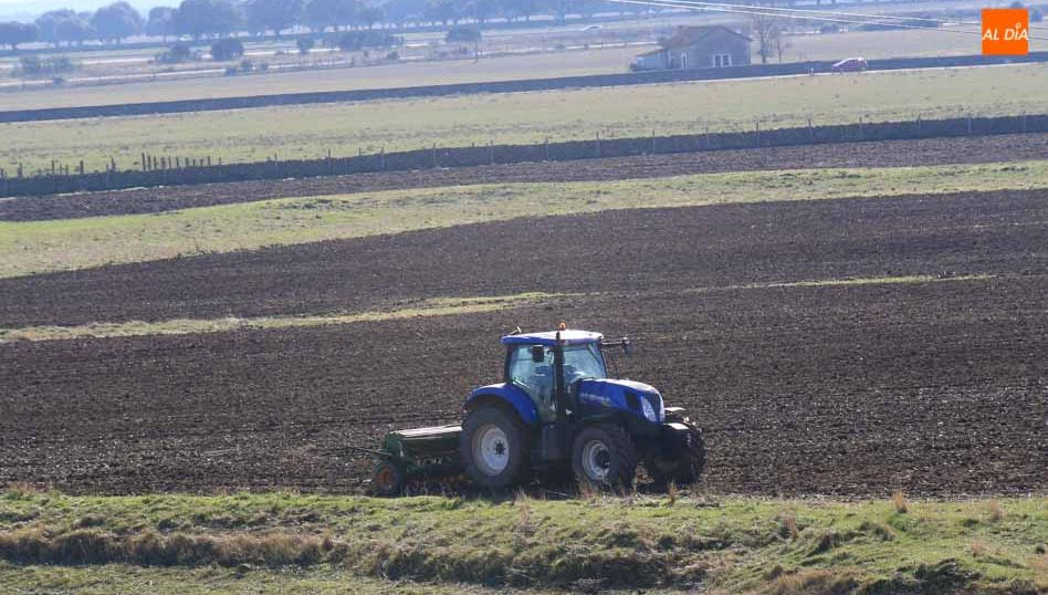 El sector agrícola protesta enérgicamente por la escalada brutal de precios del gasóleo
