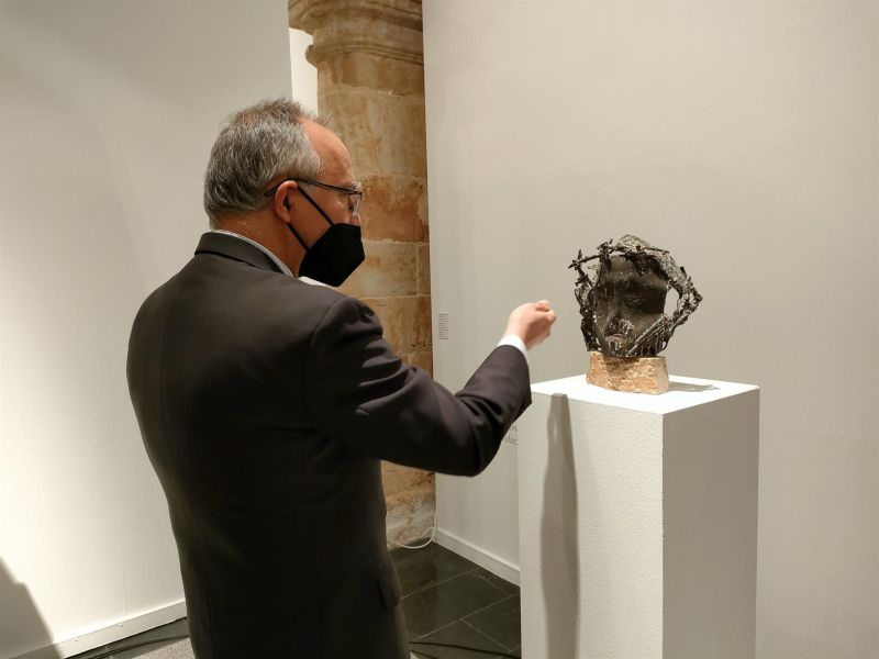 La sala Santo Domingo de Salamanca ahonda en el proceso y la evolución del arte escultórico de Venancio Blanco