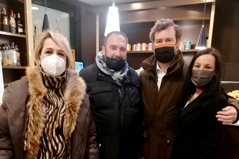 Espinosa de los Monteros realiza una visita relámpago a Peñaranda 