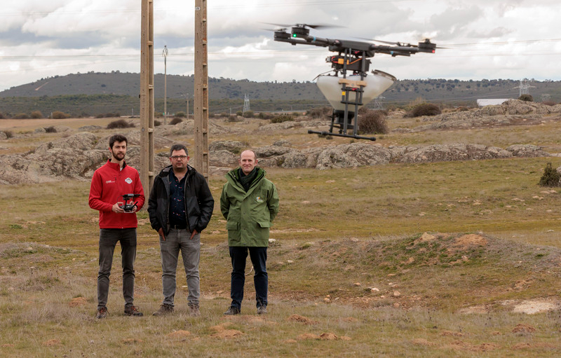 El dron capaz de reforestar miles de árboles en tiempo récord