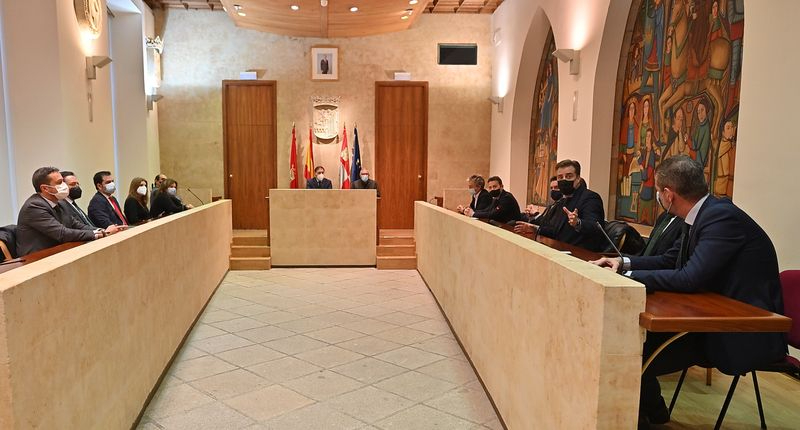 Facilitar las operaciones bancarias para los mayores, objetivo en la ciudad de Salamanca