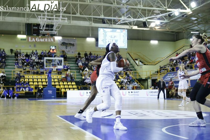 Kahleah Copper, baja de última hora en el Perfumerías Avenida